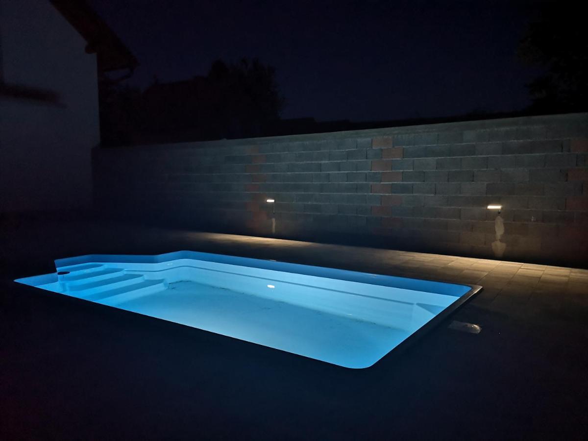 Yosefsfeld Bed & Breakfast Kutjevo ภายนอก รูปภาพ