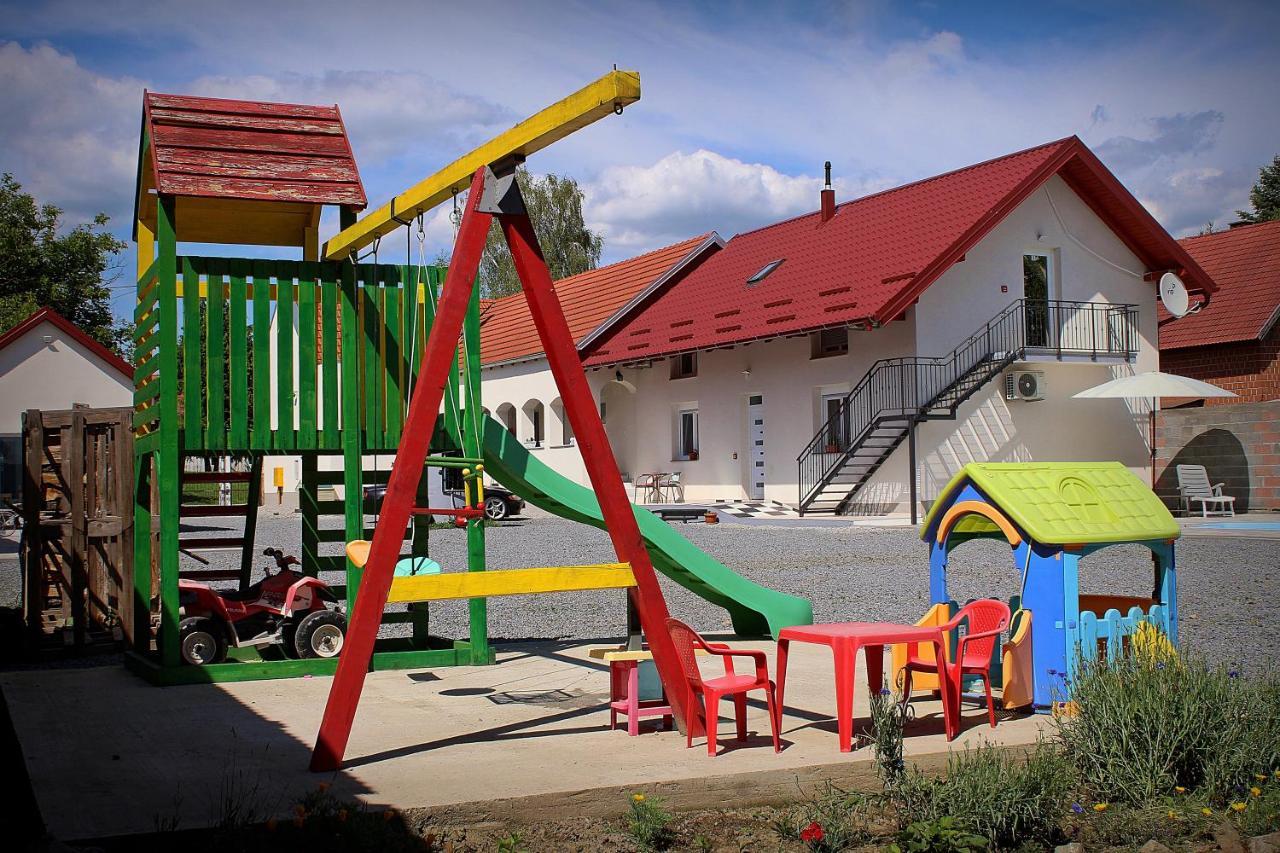 Yosefsfeld Bed & Breakfast Kutjevo ภายนอก รูปภาพ