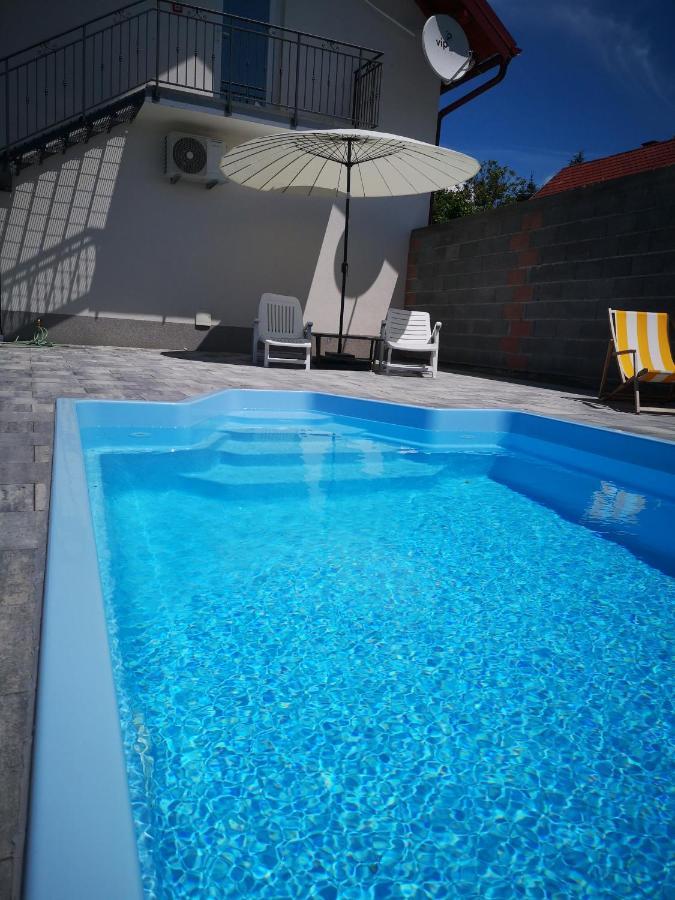 Yosefsfeld Bed & Breakfast Kutjevo ภายนอก รูปภาพ