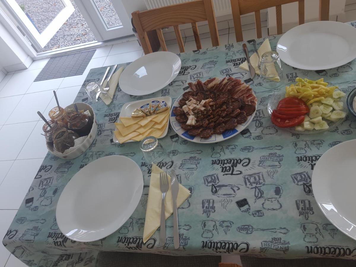 Yosefsfeld Bed & Breakfast Kutjevo ภายนอก รูปภาพ